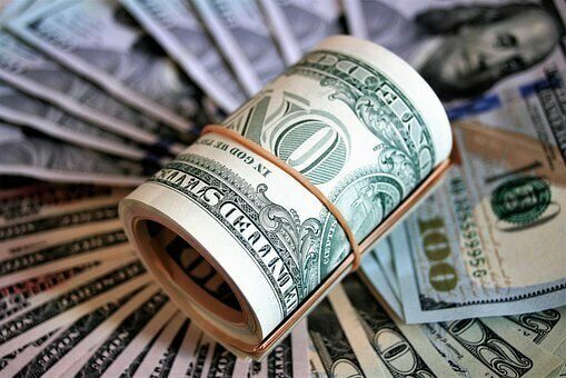 Dollar hits all time high record, crossed 222 rupees