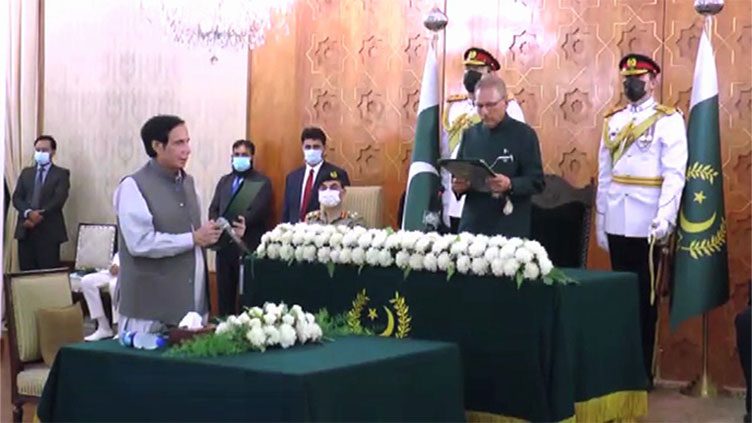 Chaudhry Parvaiz Elahi takes oath as CM Punjab