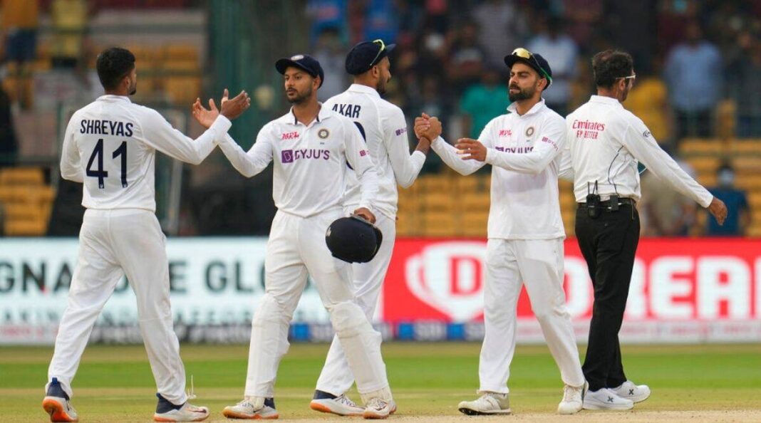Second Test: Pakistan bowled out for 233 runs