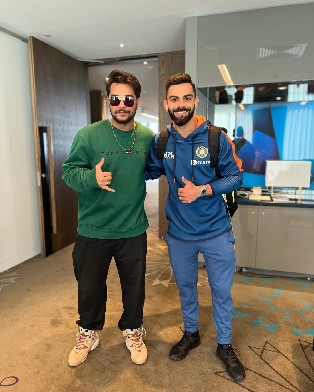 Asim Azhar & Virat Kohli shares fan moment