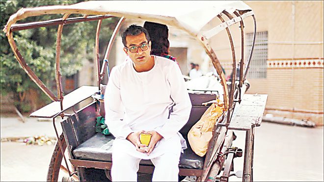 Sarmad Khoosat takes sneaky pictures of father