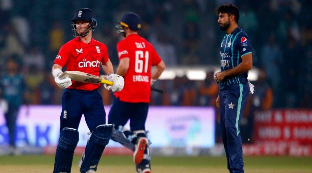 England beat Pakistan by 8 wickets