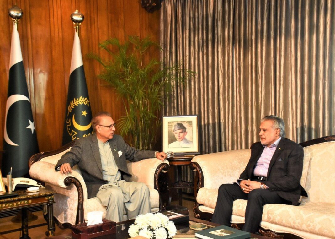 Ishaq Dar holds meeting with President Arif Alvi