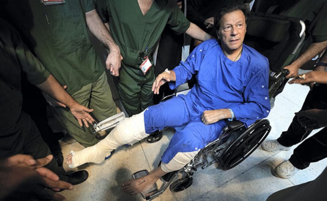 Imran Khan announced to lead long march with injured leg