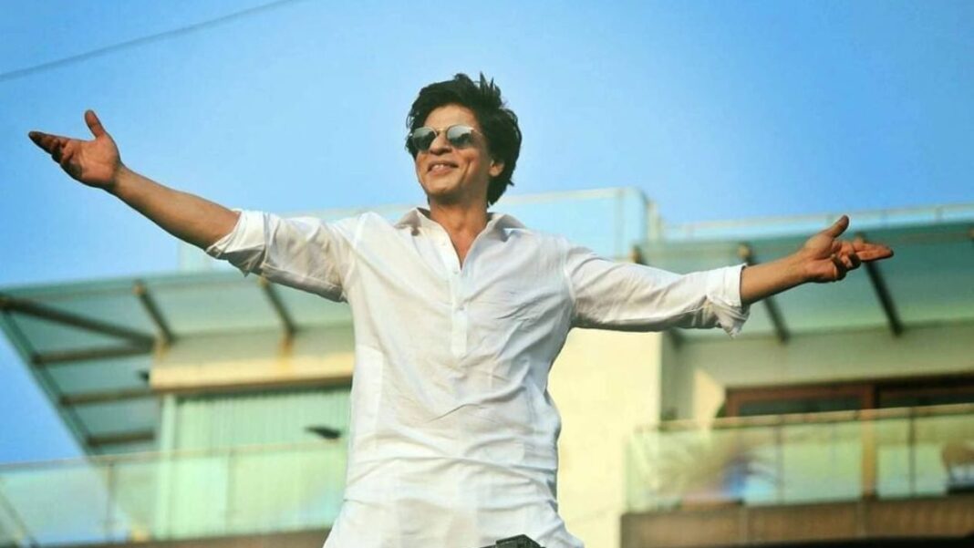 How much Shahrukh Khan earns in a month?