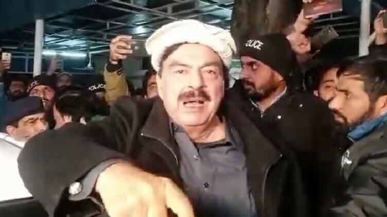 Case filed against Sheikh Rasheed in Karachi for 'offensive' comments about Bilawal