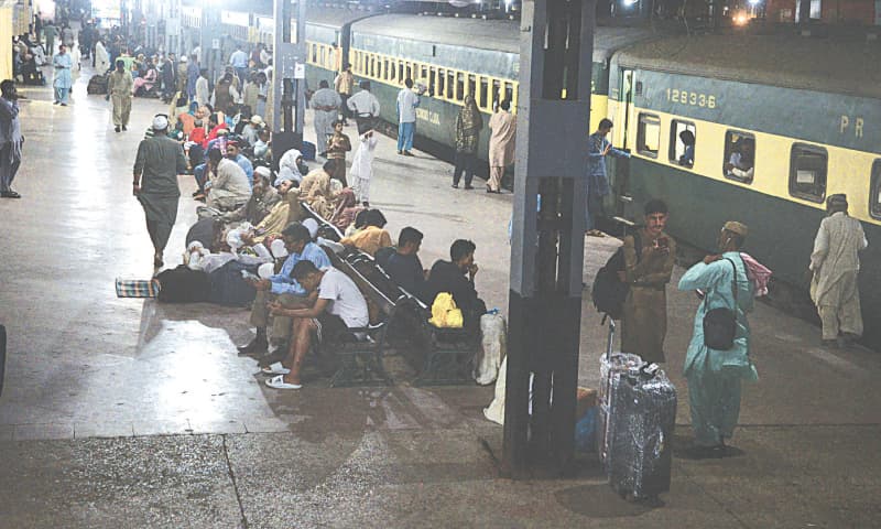 Railway employees protest over non-payment of salaries