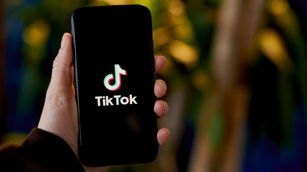 UK ban TikTok on government devices