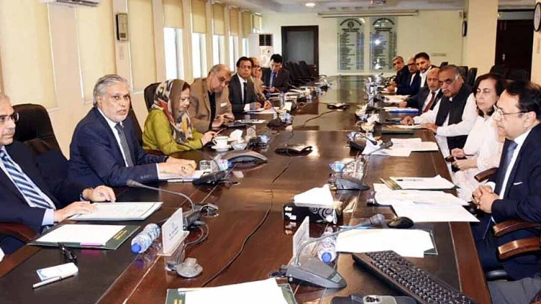 Budget: Ishaq Dar & FBR Chairman hold meeting