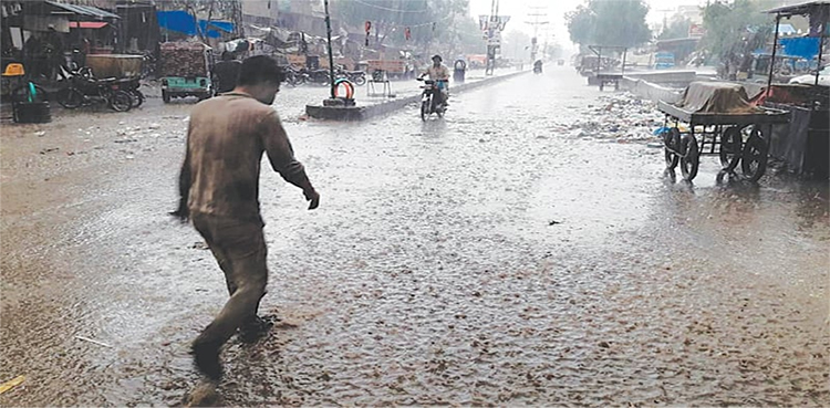 Pakistan: Heavy rainfall kills 15 injures more than 100