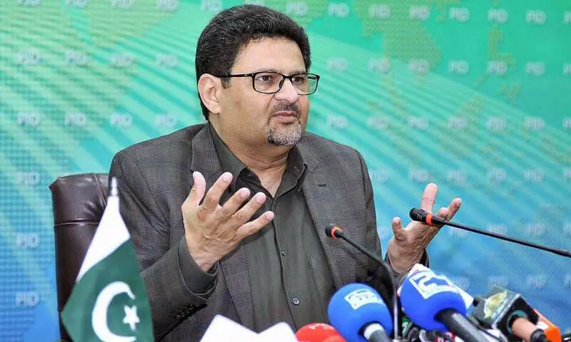 Miftah Ismail resigns from all PML-N positions