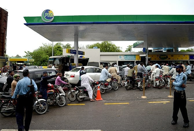 Petroleum Dealers threaten to shut down Petrol Pumps