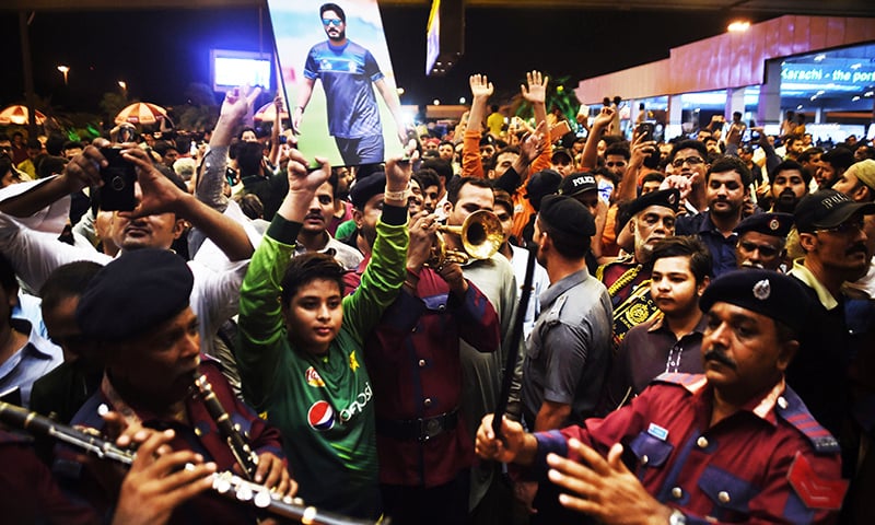 Fans arriving in India before the arrival of Pakistan team