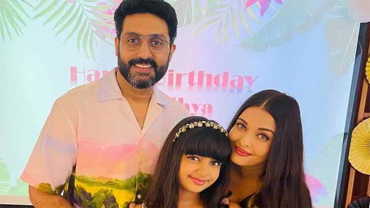 Aishwarya Rai shares selfie with Abhishek to puts an end to divorce rumors