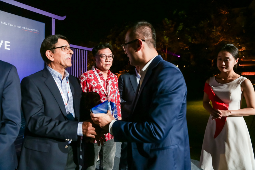 DWP Technologies wins “Rising Star in FSI” award at Huawei Global Financial Eco Week 2025